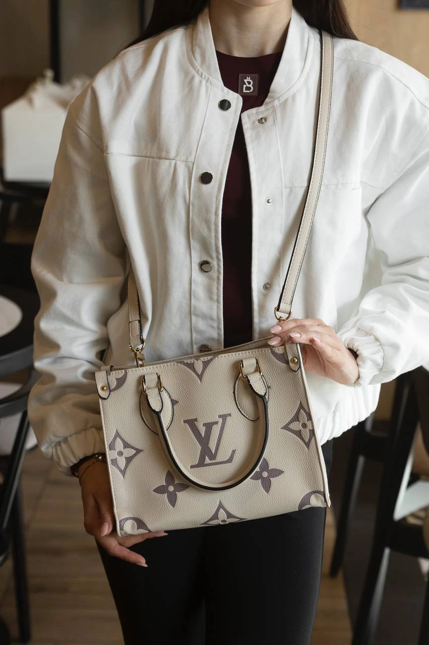 Louis Vuitton OnTheGo MM Cream/Gold
